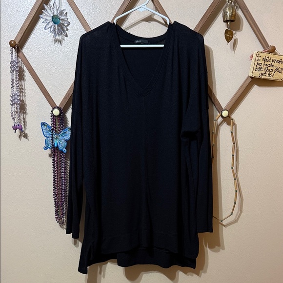Gibson Sweaters - Gibson Classic Black V-Neck Sweater